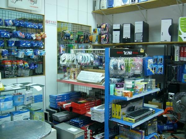 勁好電腦--螢幕、主機、各式電腦零組件
